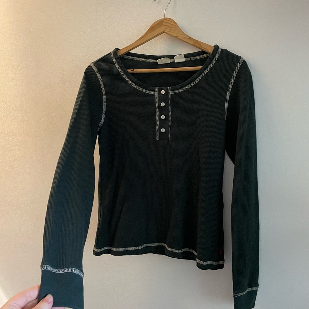 🦋3/$50 Levi's Dark Green Long Sleeve Henley Top